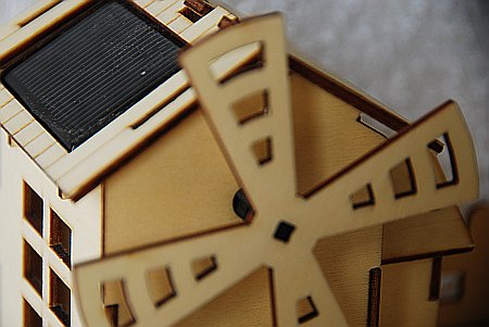 RobotiKits von solarspiel.com - der lehrreiche Bausatz über Sonnenenergie