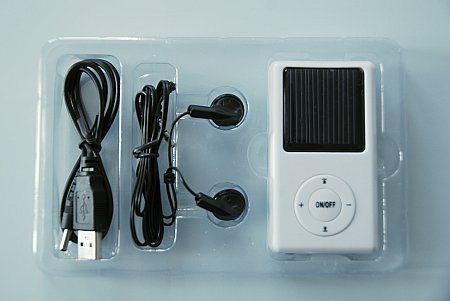 Solar Radio mit Kopfhörer und USB Kabel