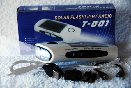 Solar Taschenlampe mit 4 LED und Radio von solarspiel.com